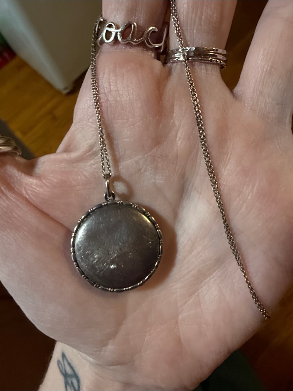 Antique Sterling Silver Morpho Butterfly Wing Round Pendant Necklace - Picture 10 of 10